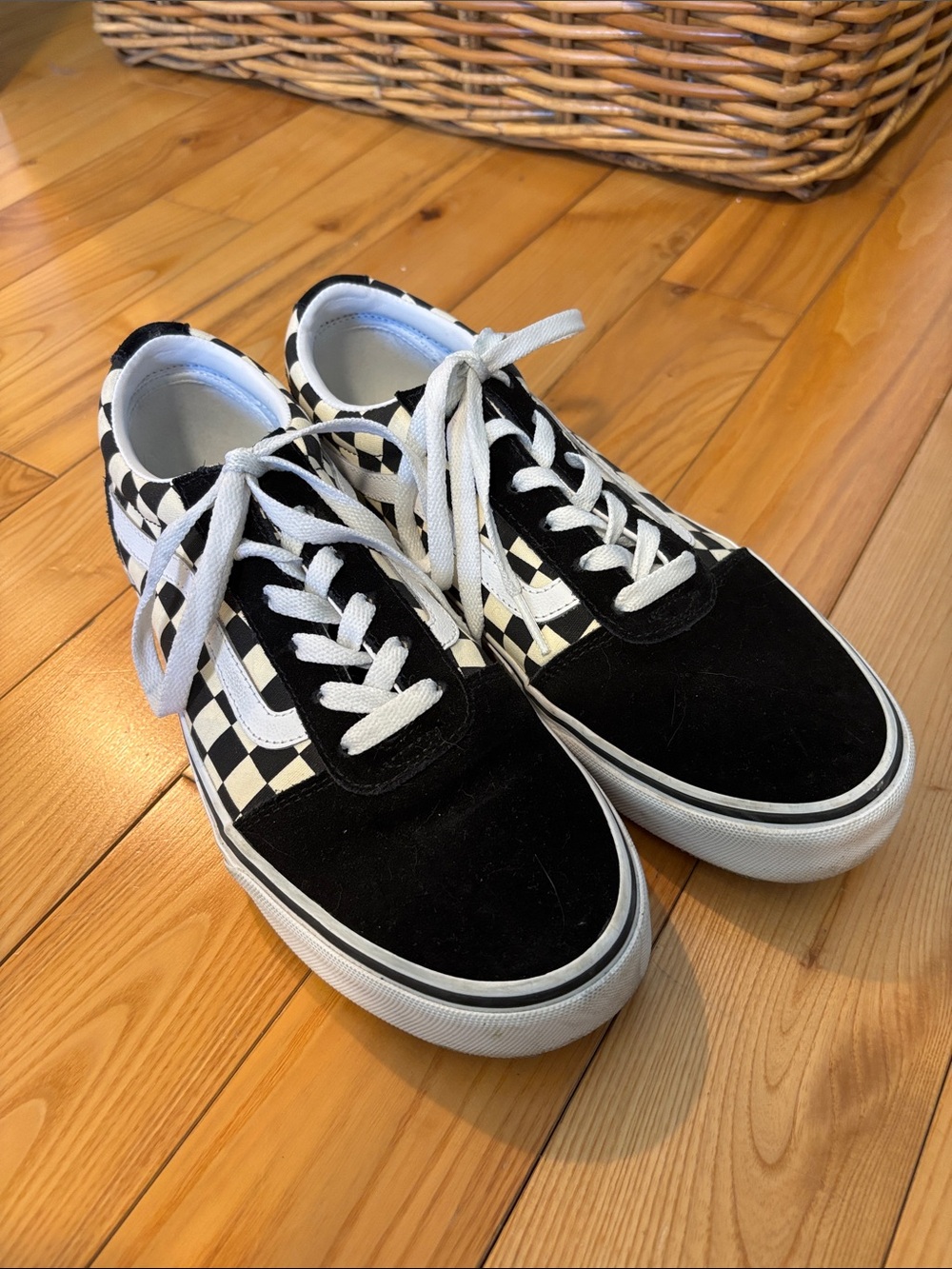 Vans Checkerboard Lace-Up Sneakers in Black & White Women 10 Men 8.5